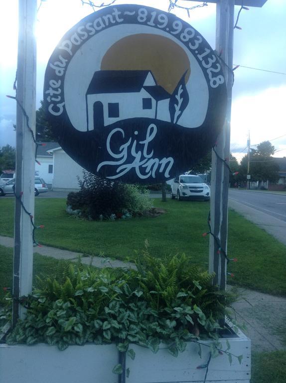 Gil Ann Bed & Breakfast Saint-Andre-Avellin Exterior photo